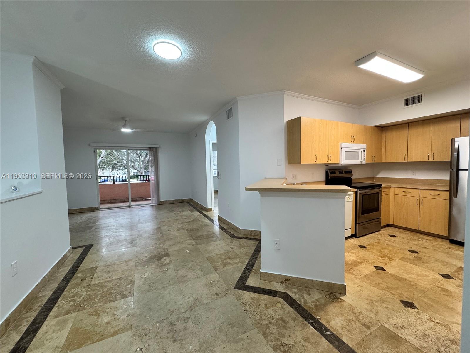 2404 Belmont Ln # 2404