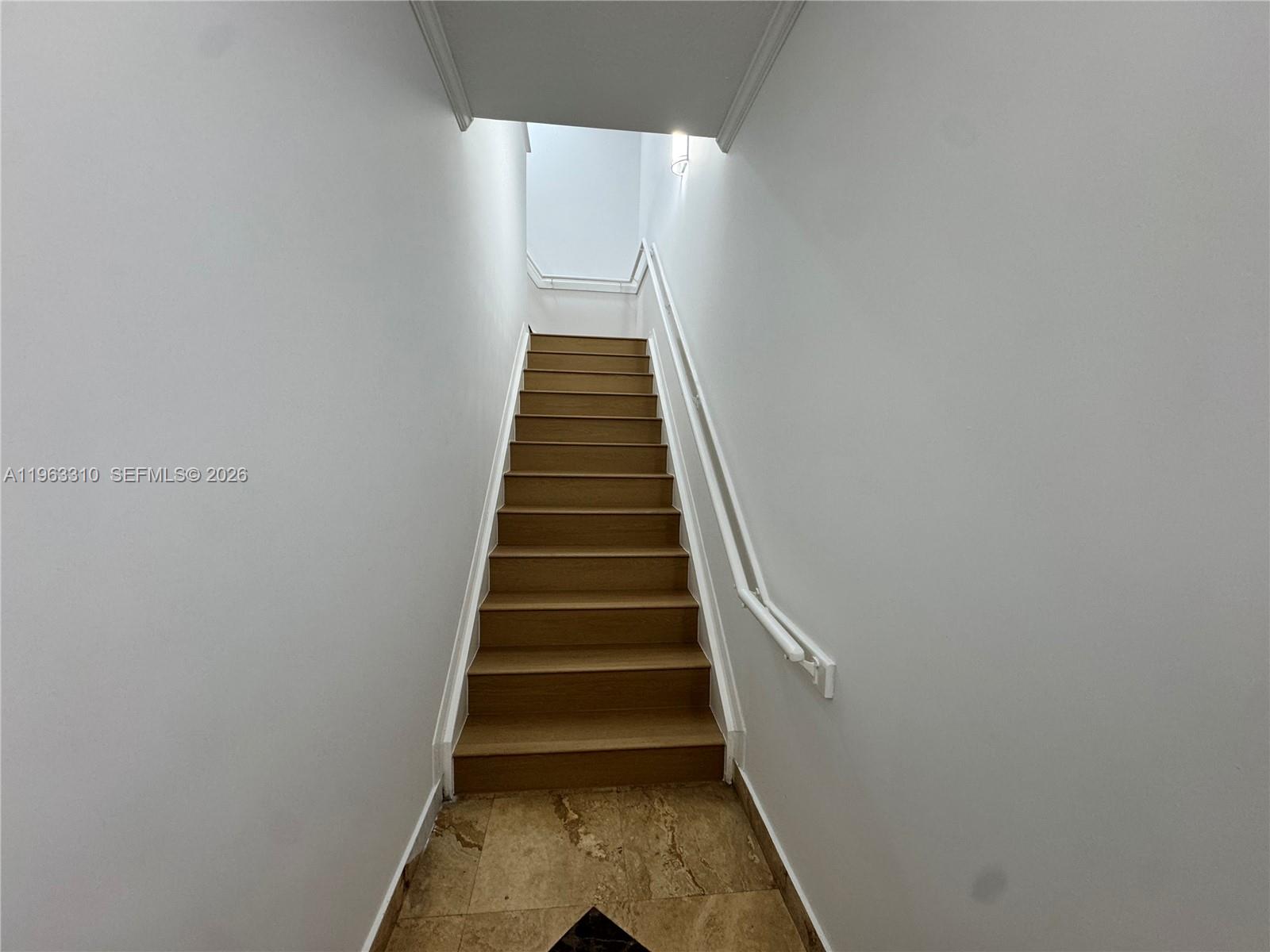 2404 Belmont Ln # 2404