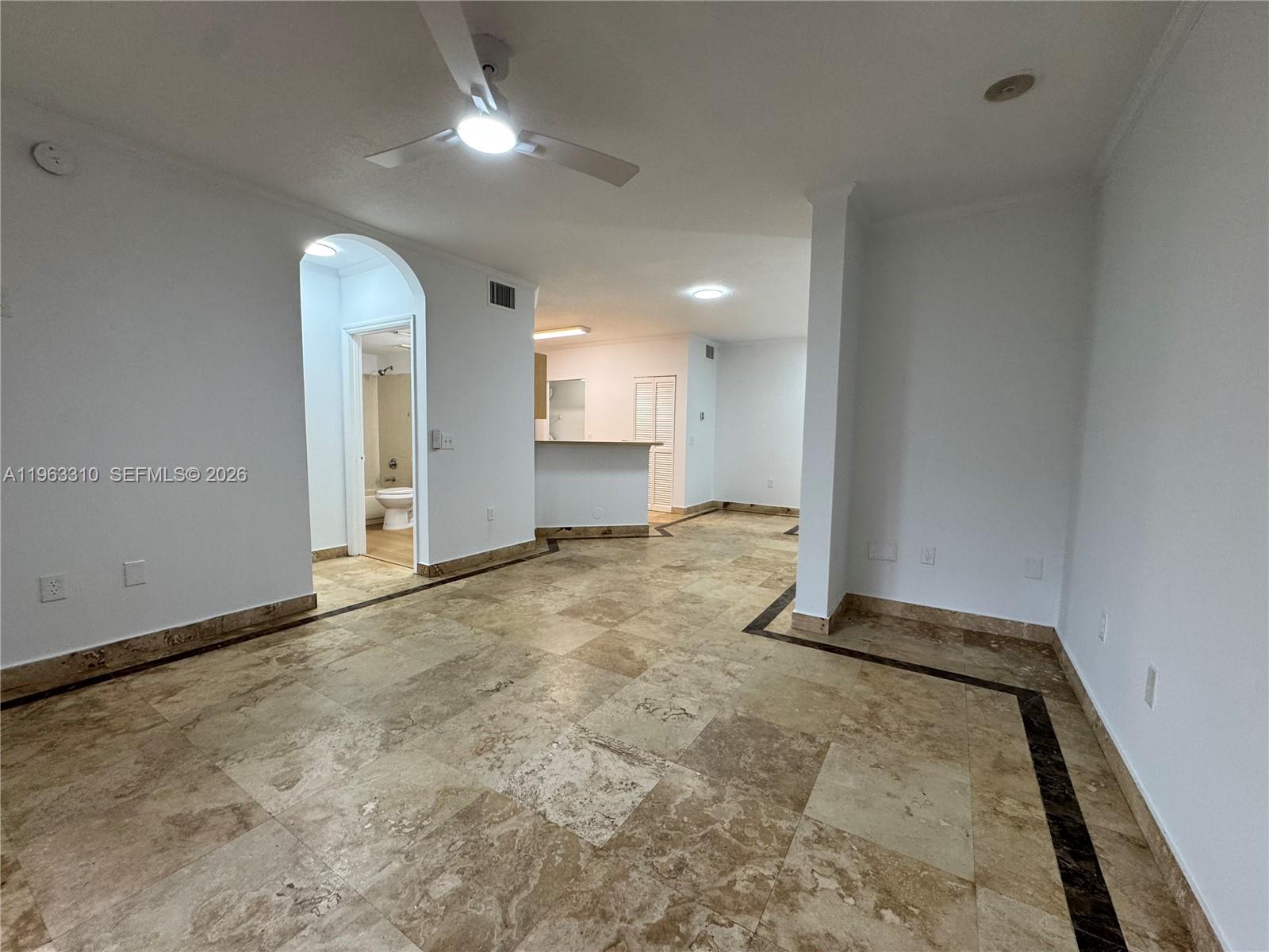 2404 Belmont Ln # 2404