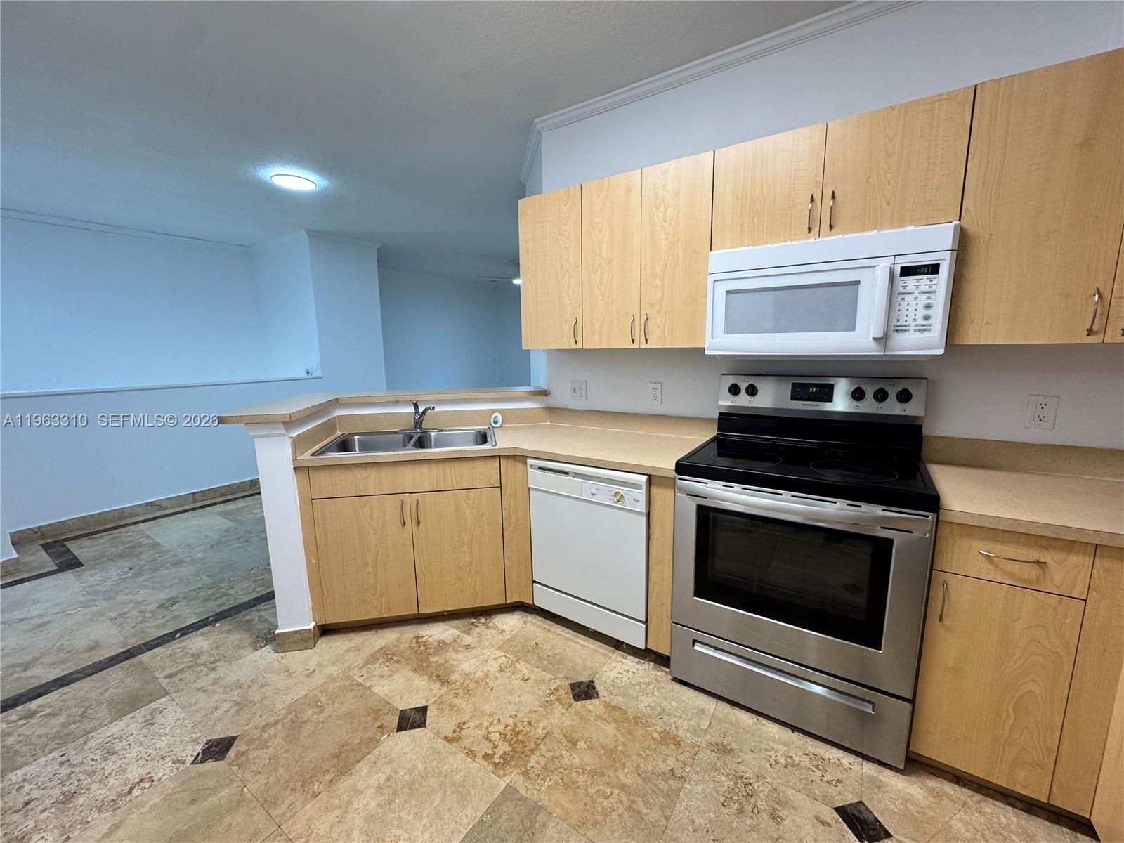 2404 Belmont Ln # 2404