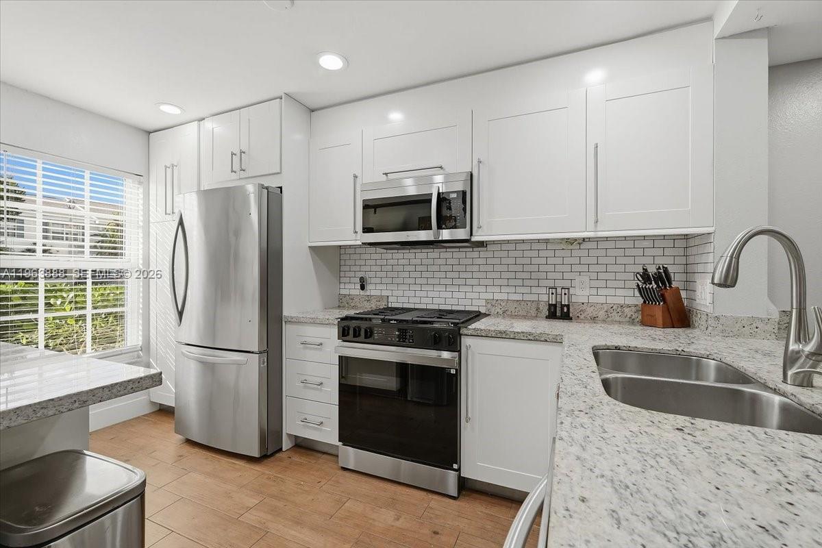 7934 Sanibel Dr
