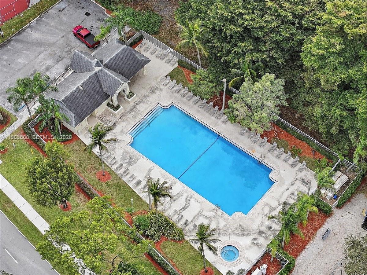 7934 Sanibel Dr