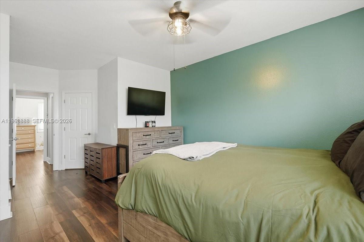 7934 Sanibel Dr