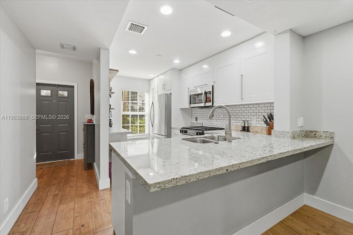 7934 Sanibel Dr