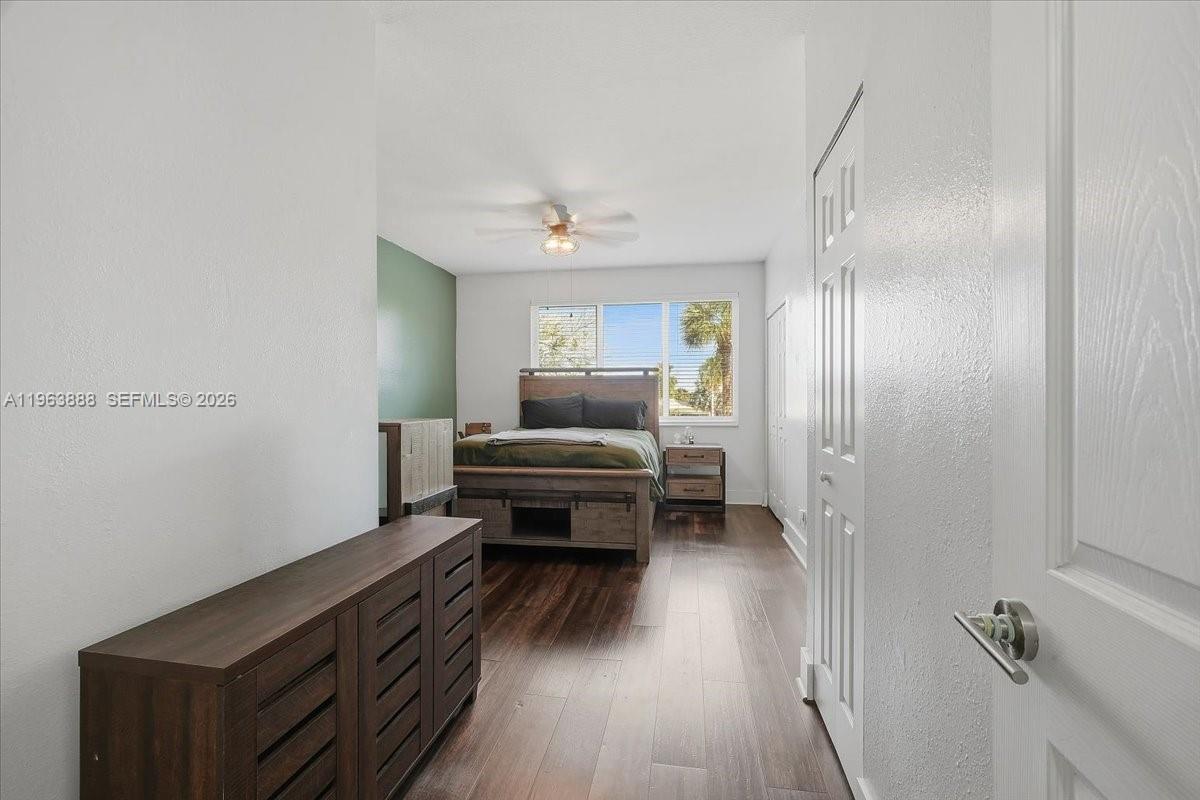 7934 Sanibel Dr