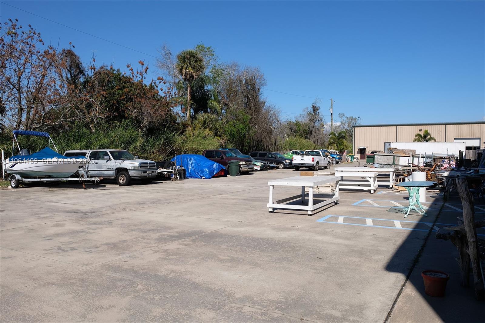 5271 US HWY 441 SE