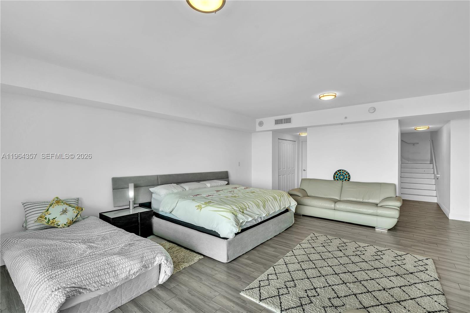 400 Sunny Isles Blvd # 907