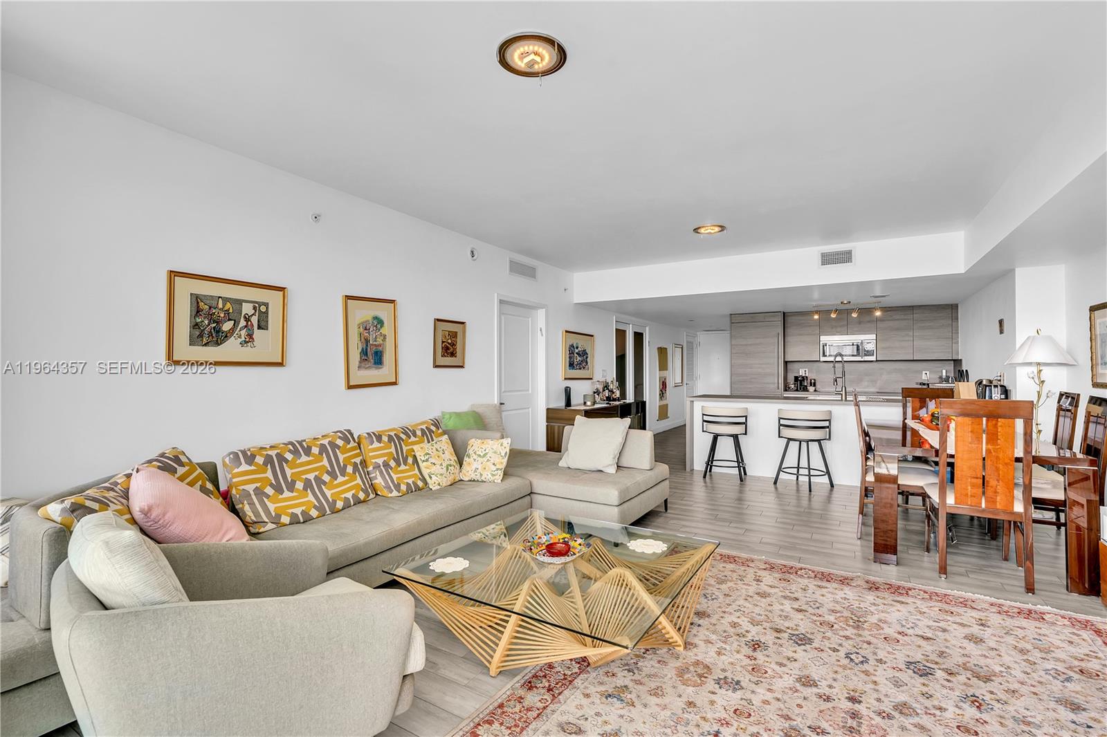 400 Sunny Isles Blvd # 907