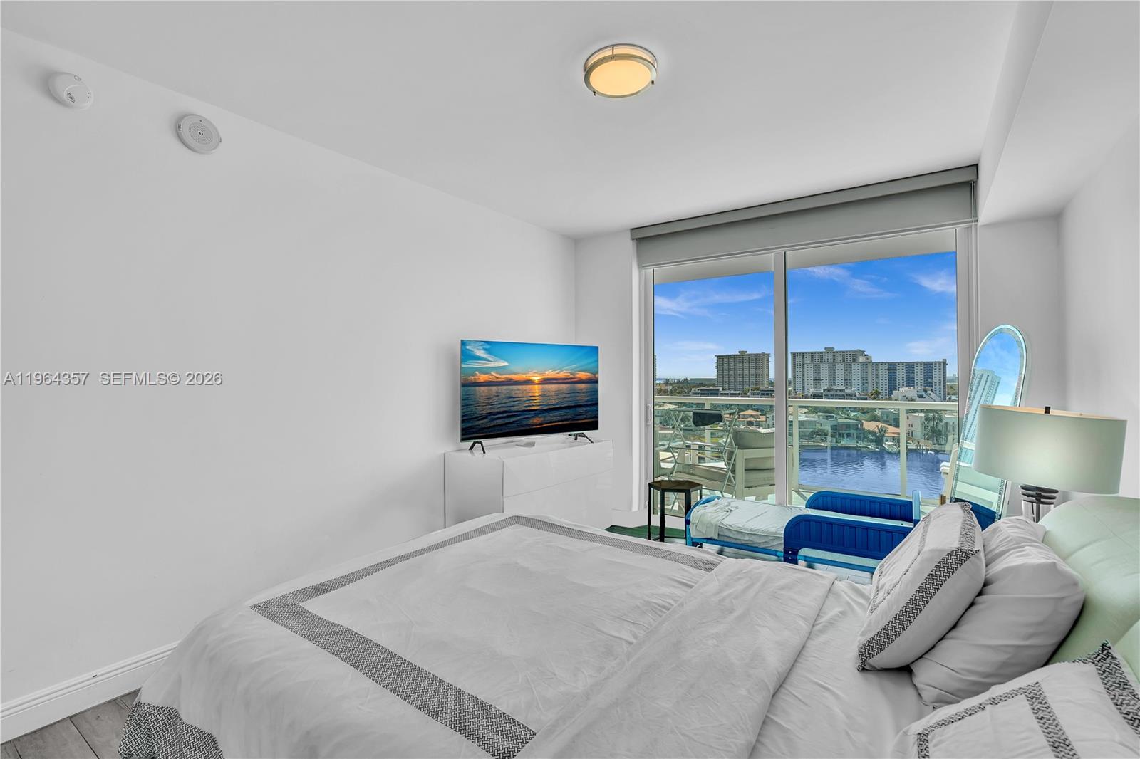 400 Sunny Isles Blvd # 907
