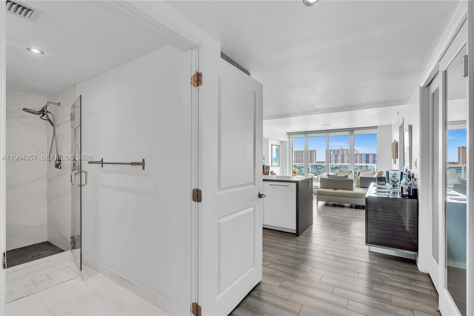 400 Sunny Isles Blvd # 907