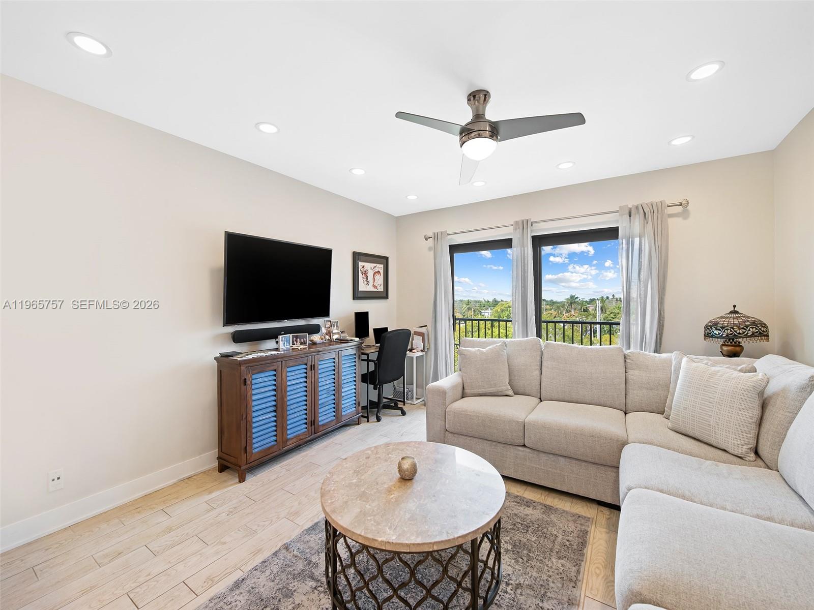 1000 River Reach Dr # 516