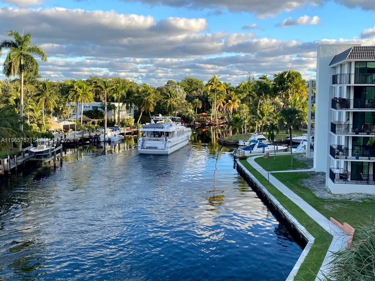 1000 River Reach Dr # 516