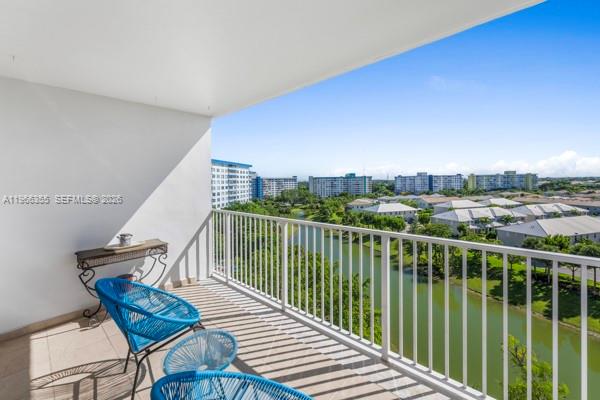 3850 Washington St # 910