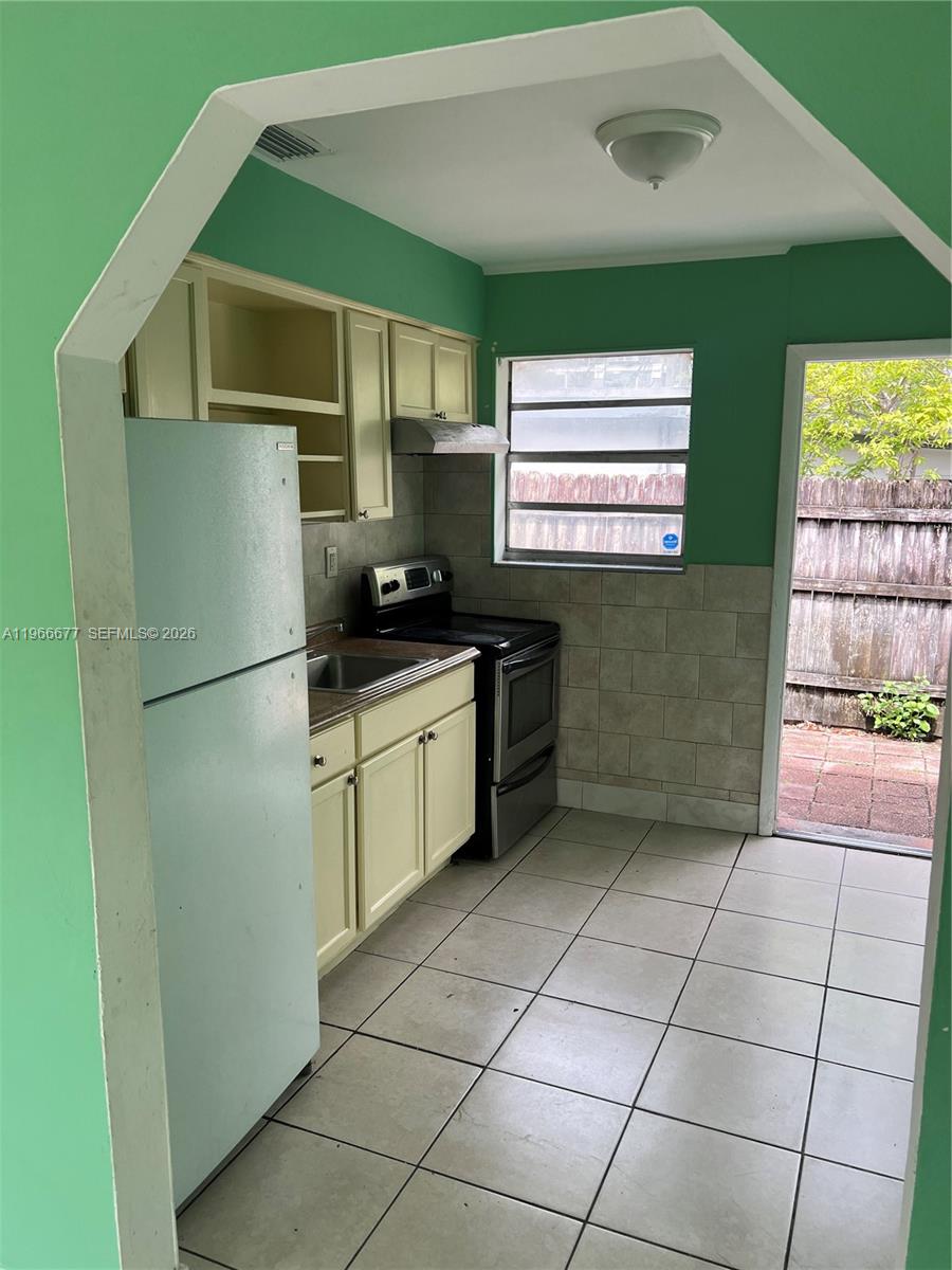 1013 Foster Rd # 1