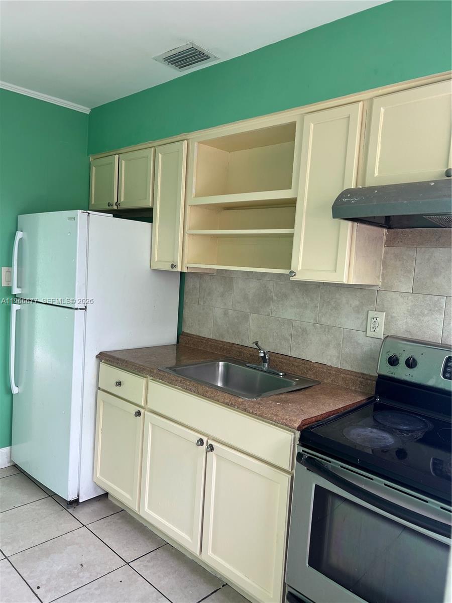 1013 Foster Rd # 1