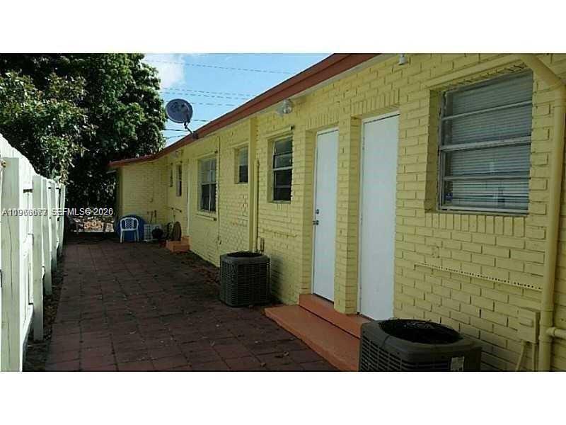 1013 Foster Rd # 1