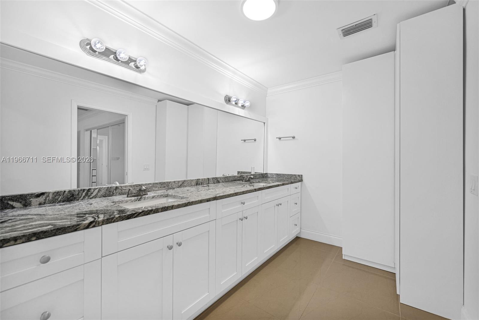 820 E Cypress Ln # 38 Unit: V-38