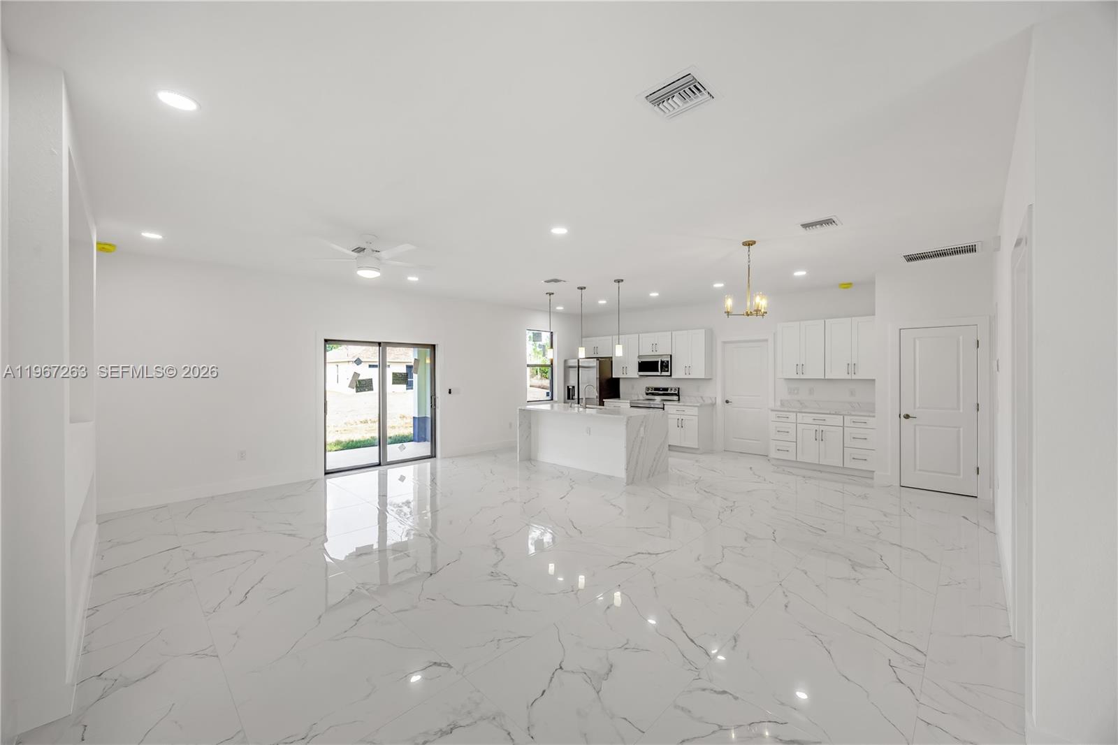 809 Vance Ave E