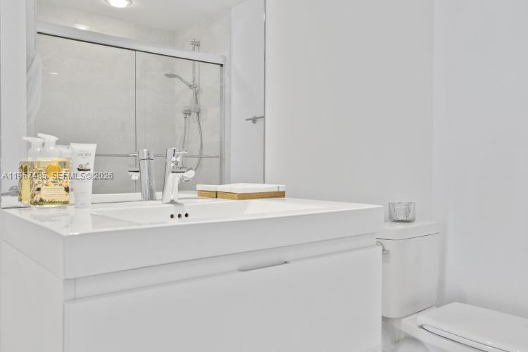 17301 Biscayne Blvd # 305