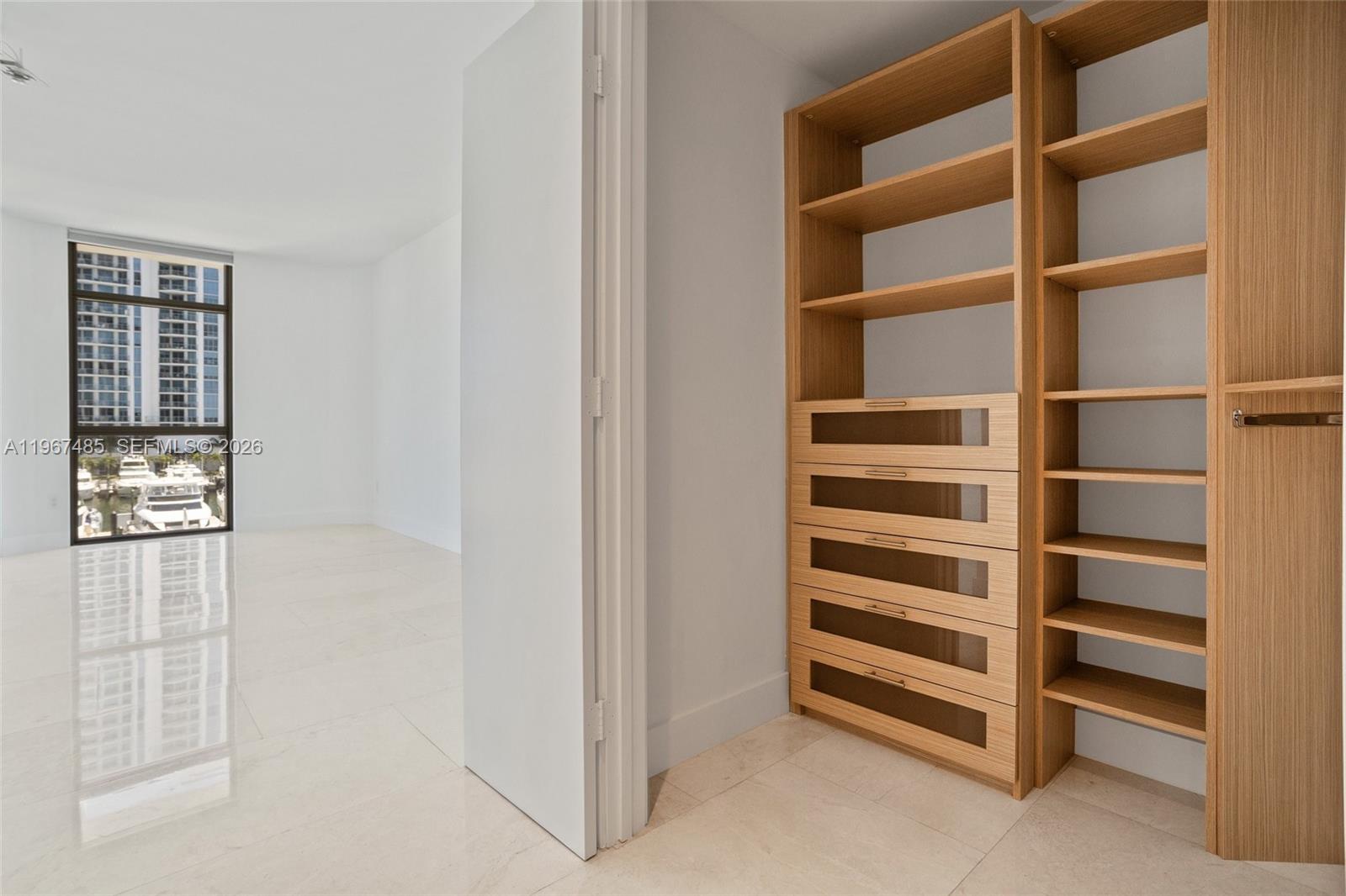 17301 Biscayne Blvd # 305