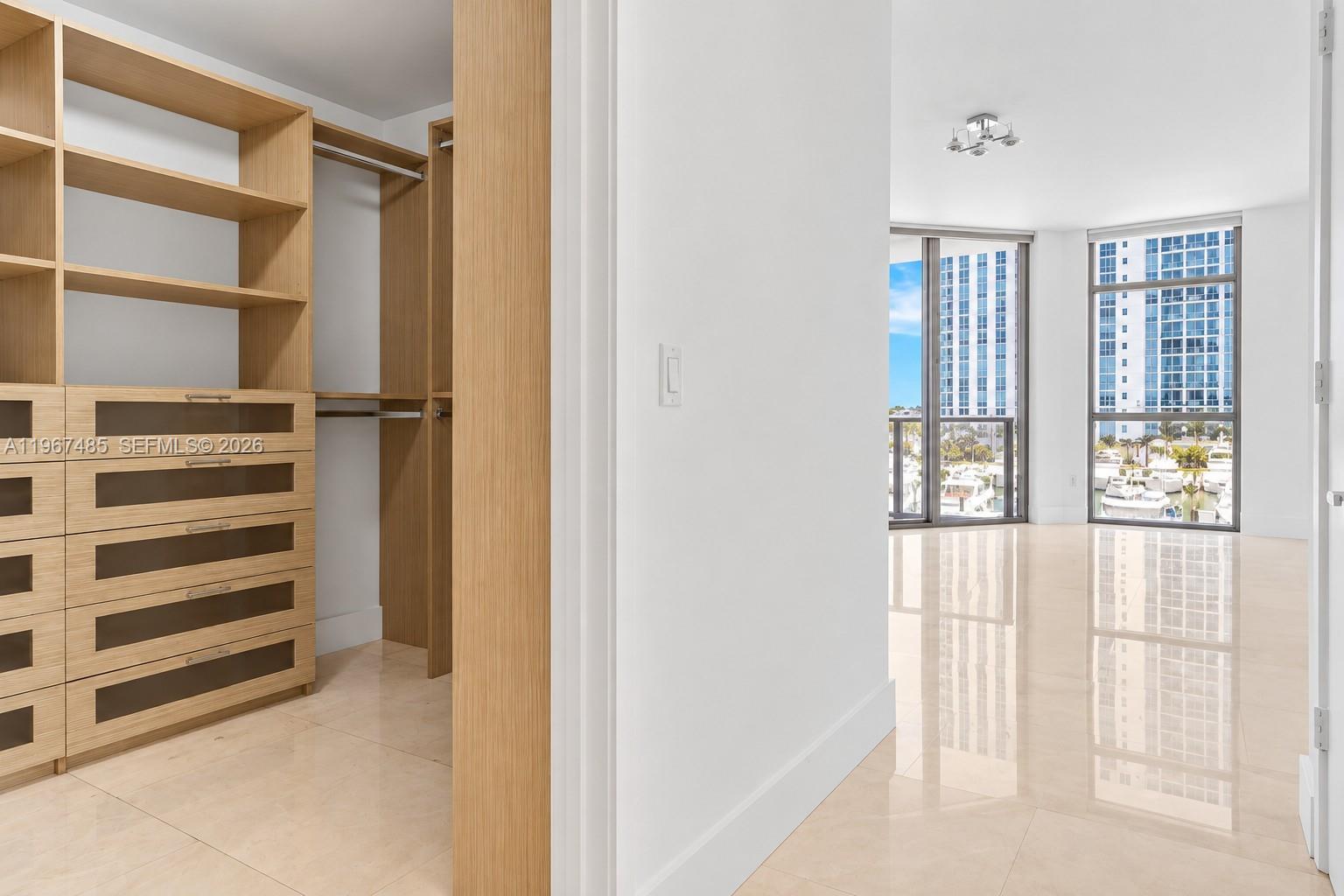 17301 Biscayne Blvd # 305