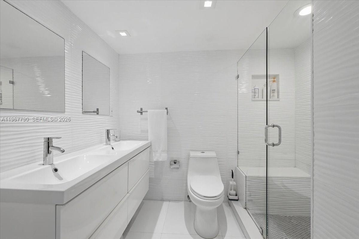 18051 Biscayne Blvd # 1701
