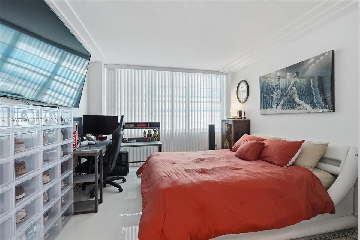 18051 Biscayne Blvd # 1701
