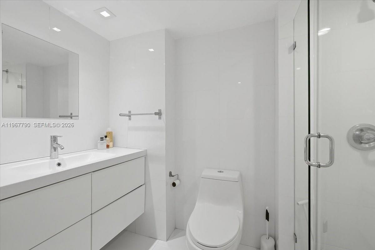 18051 Biscayne Blvd # 1701