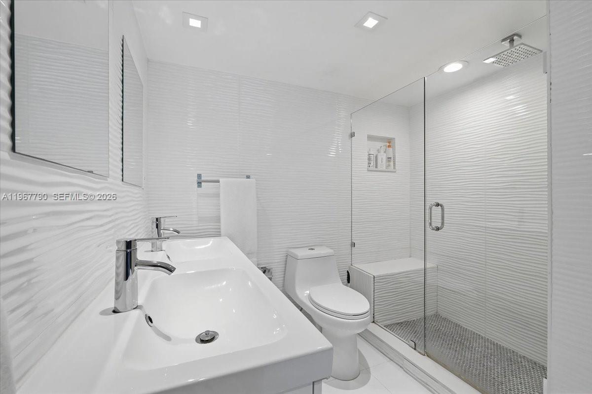 18051 Biscayne Blvd # 1701