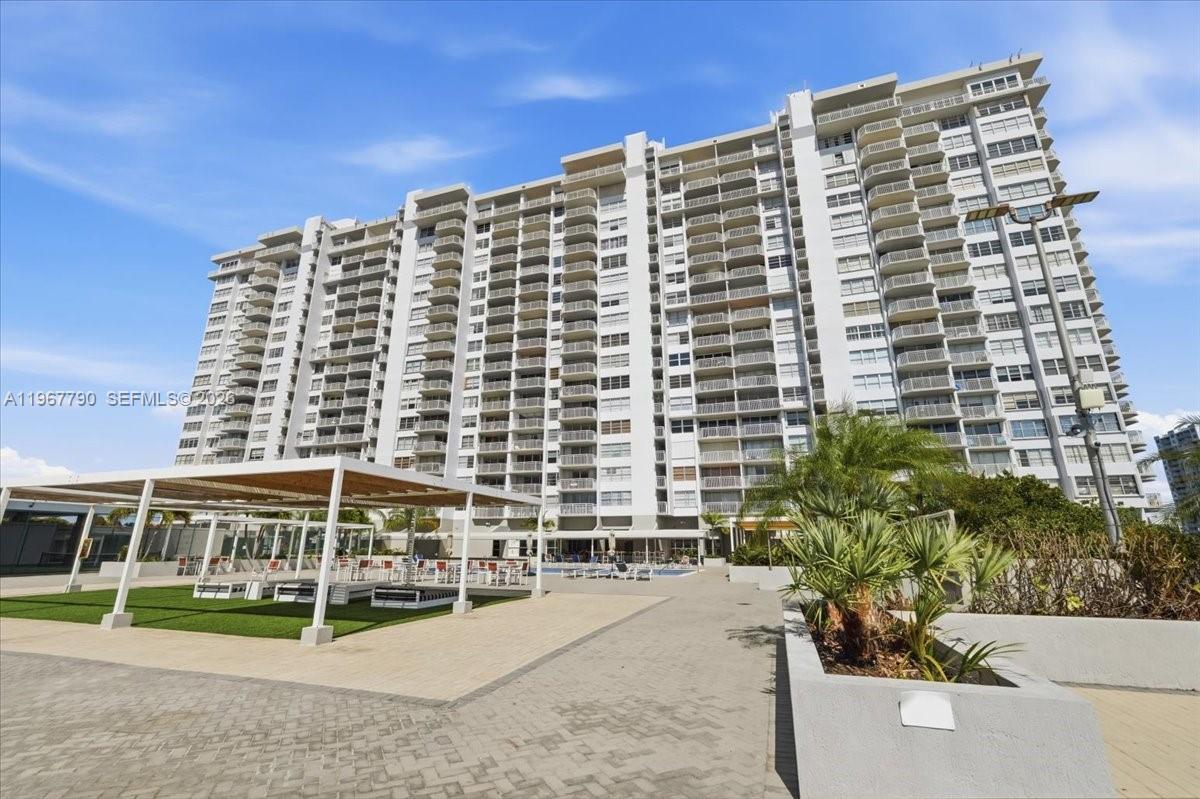 18051 Biscayne Blvd # 1701