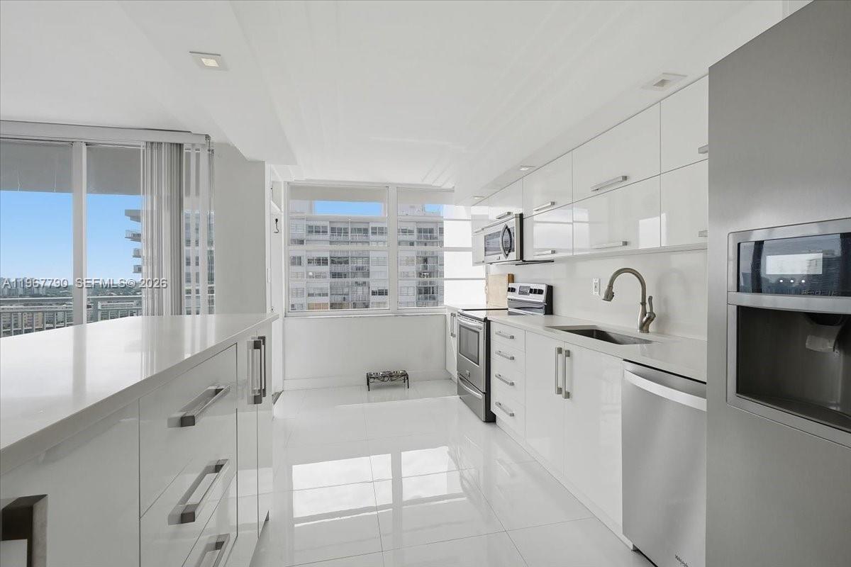 18051 Biscayne Blvd # 1701