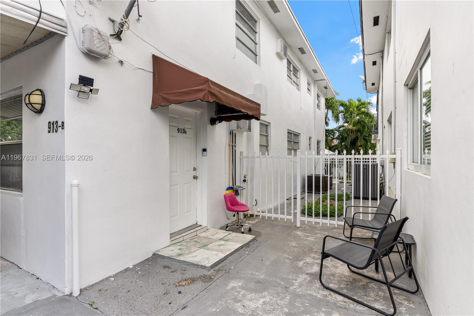 911 NW 22nd Pl