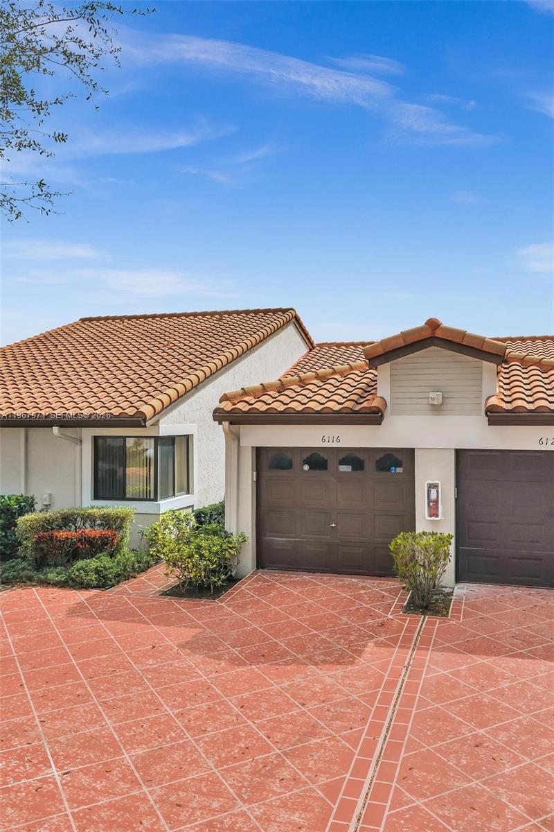 6116 Kings Gate Cir