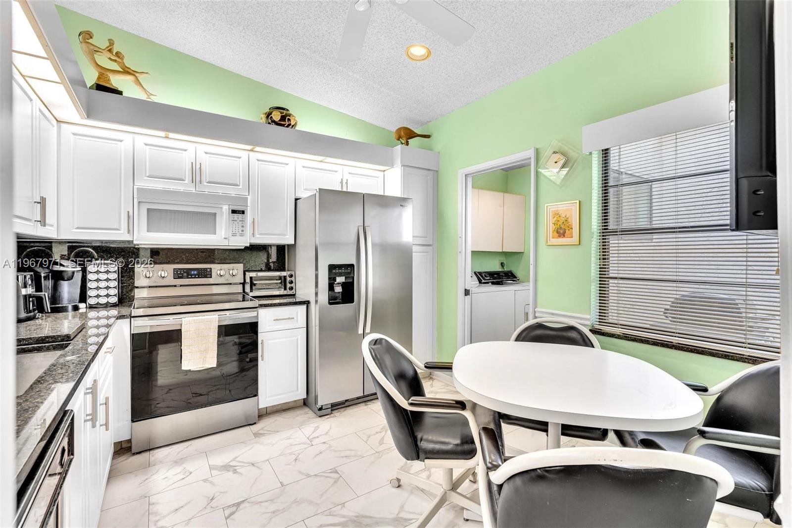 6116 Kings Gate Cir