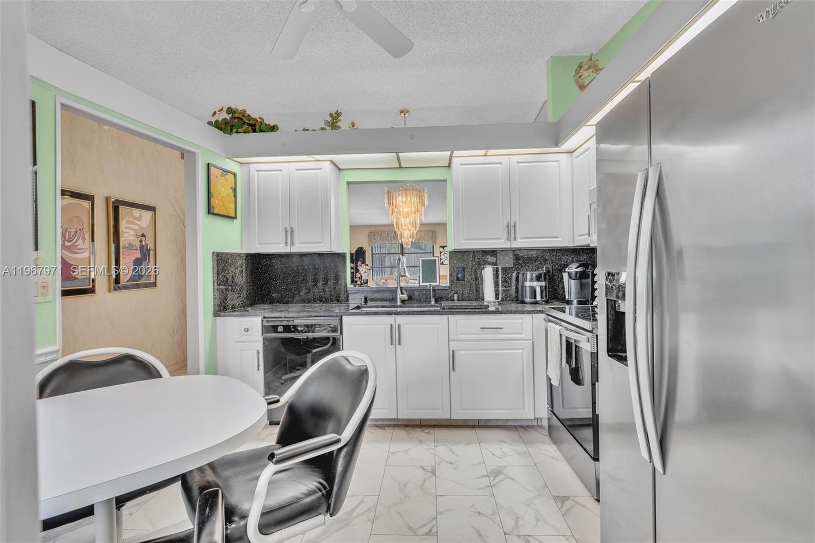 6116 Kings Gate Cir
