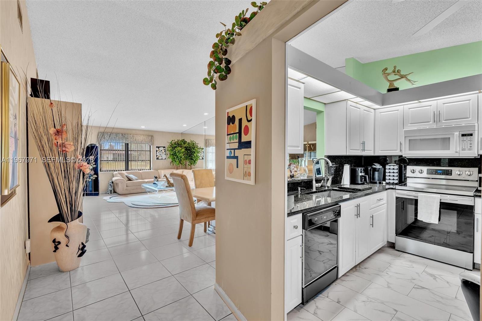 6116 Kings Gate Cir