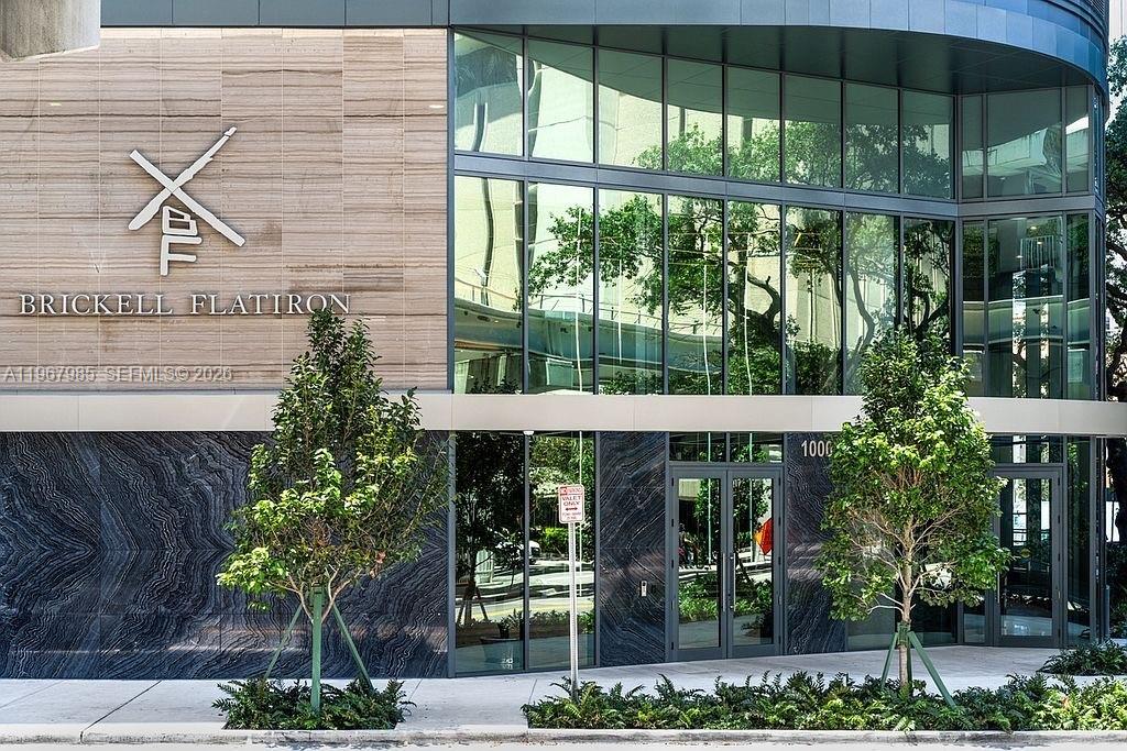 1000 Brickell Plz Unit: PH5304