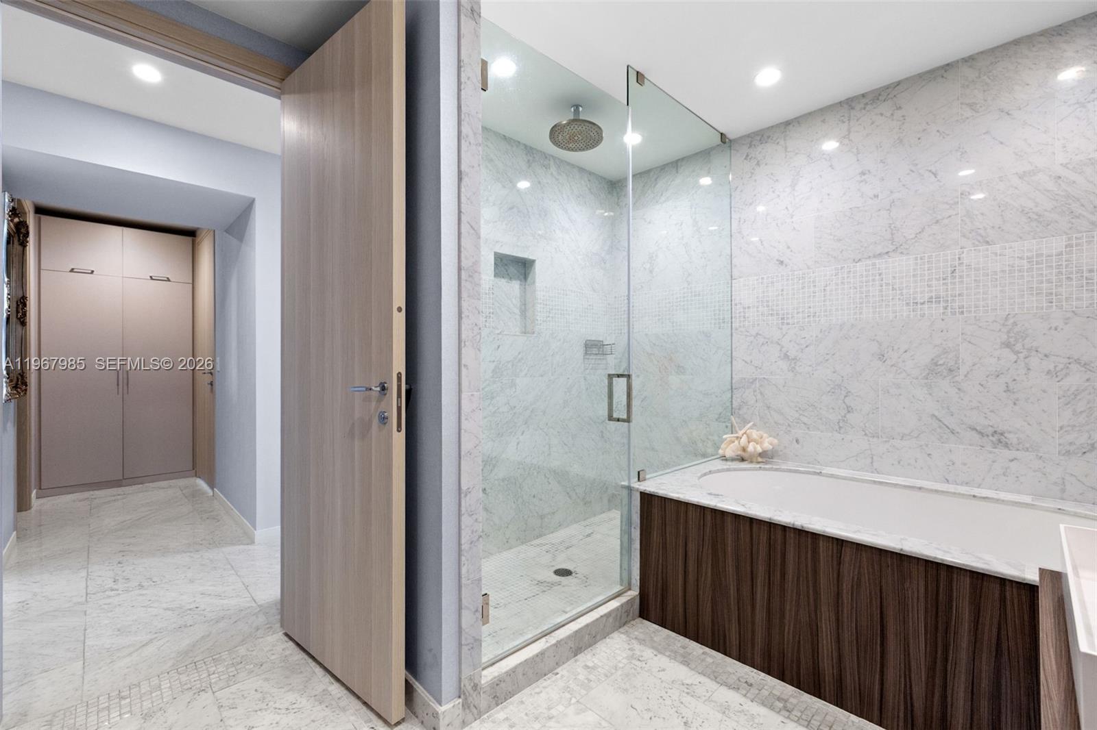 1000 Brickell Plz Unit: PH5304