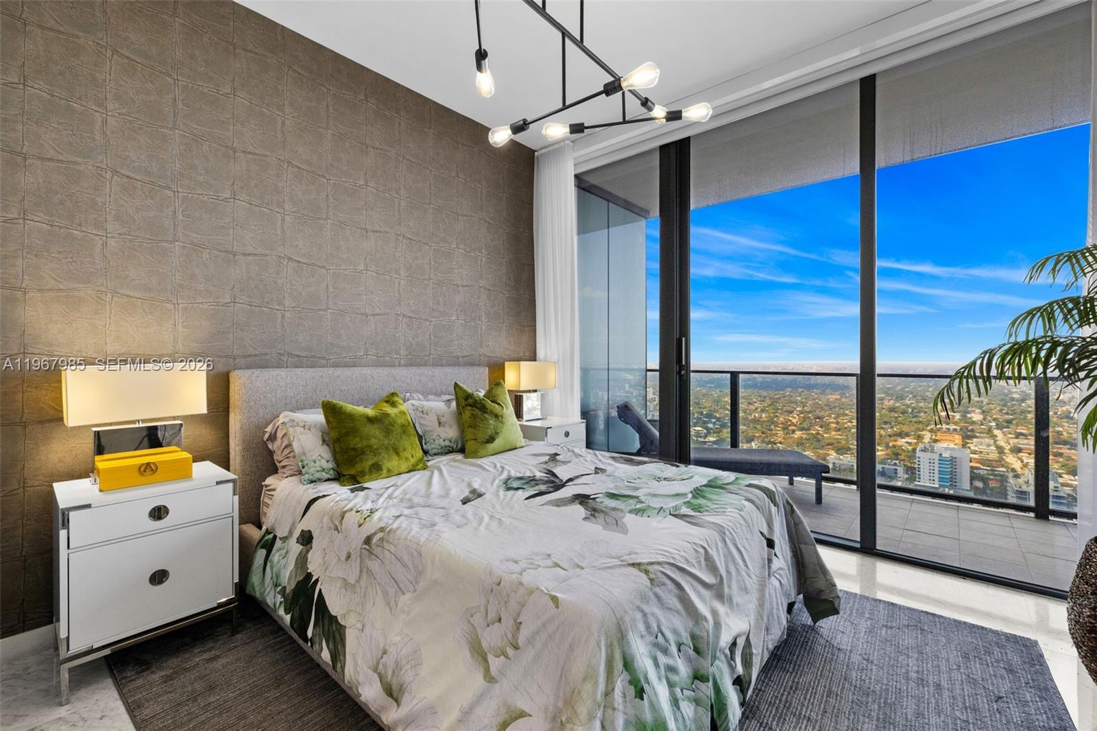 1000 Brickell Plz Unit: PH5304