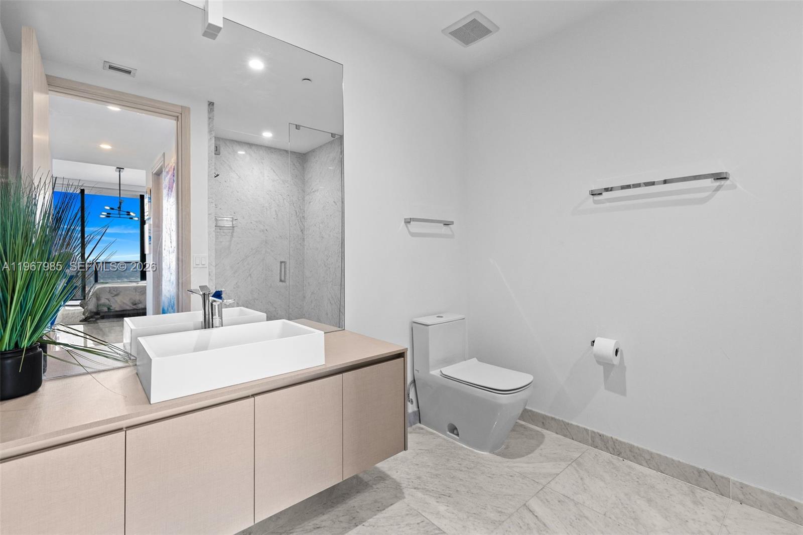 1000 Brickell Plz Unit: PH5304