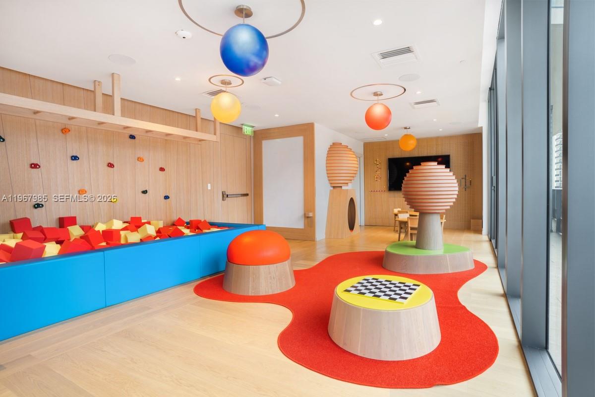 1000 Brickell Plz Unit: PH5304