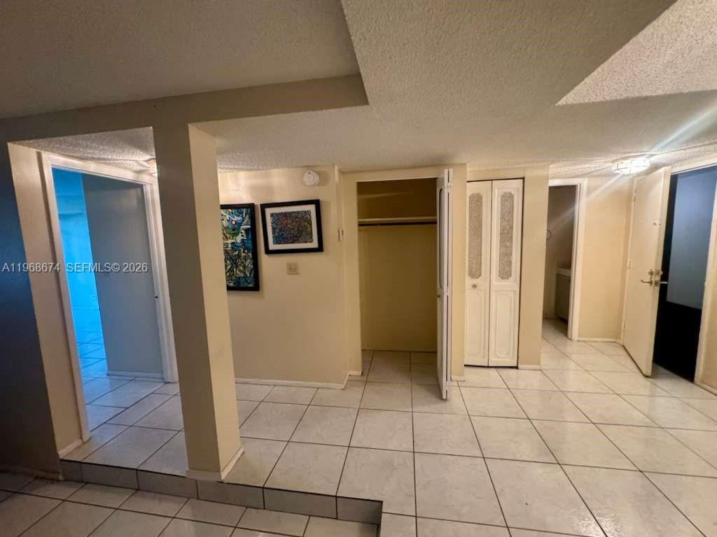 3720 Inverrary Dr # 1N