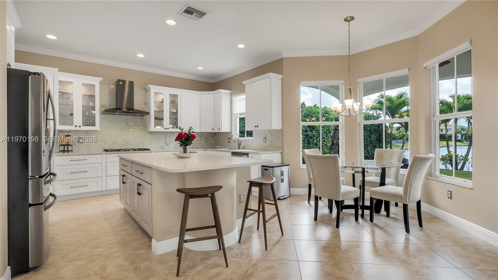10120 N Lake Vista Ct