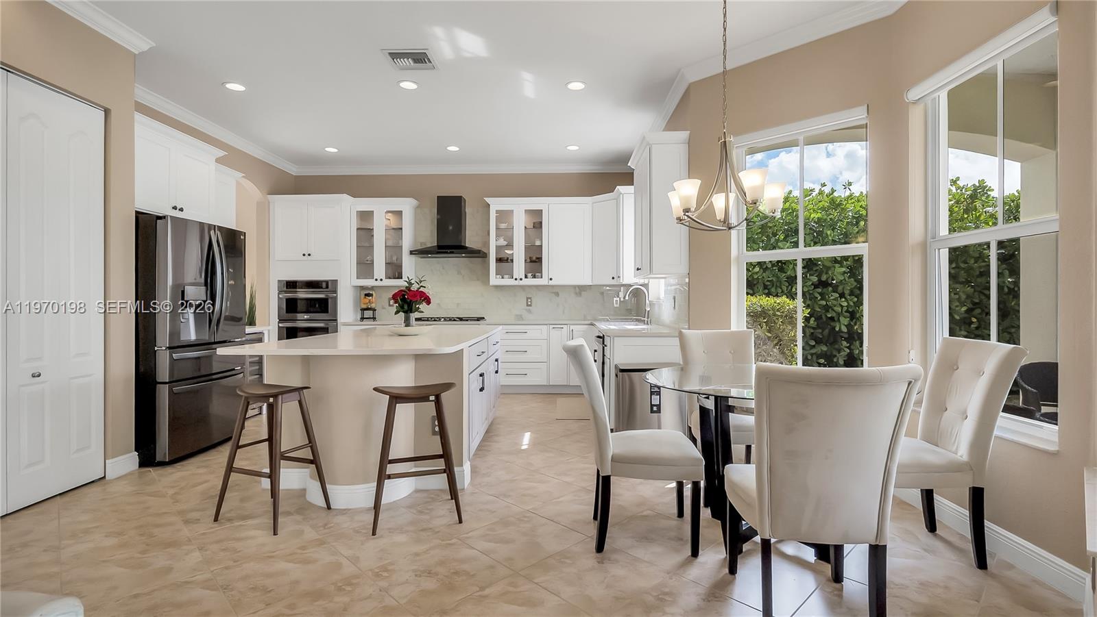 10120 N Lake Vista Ct