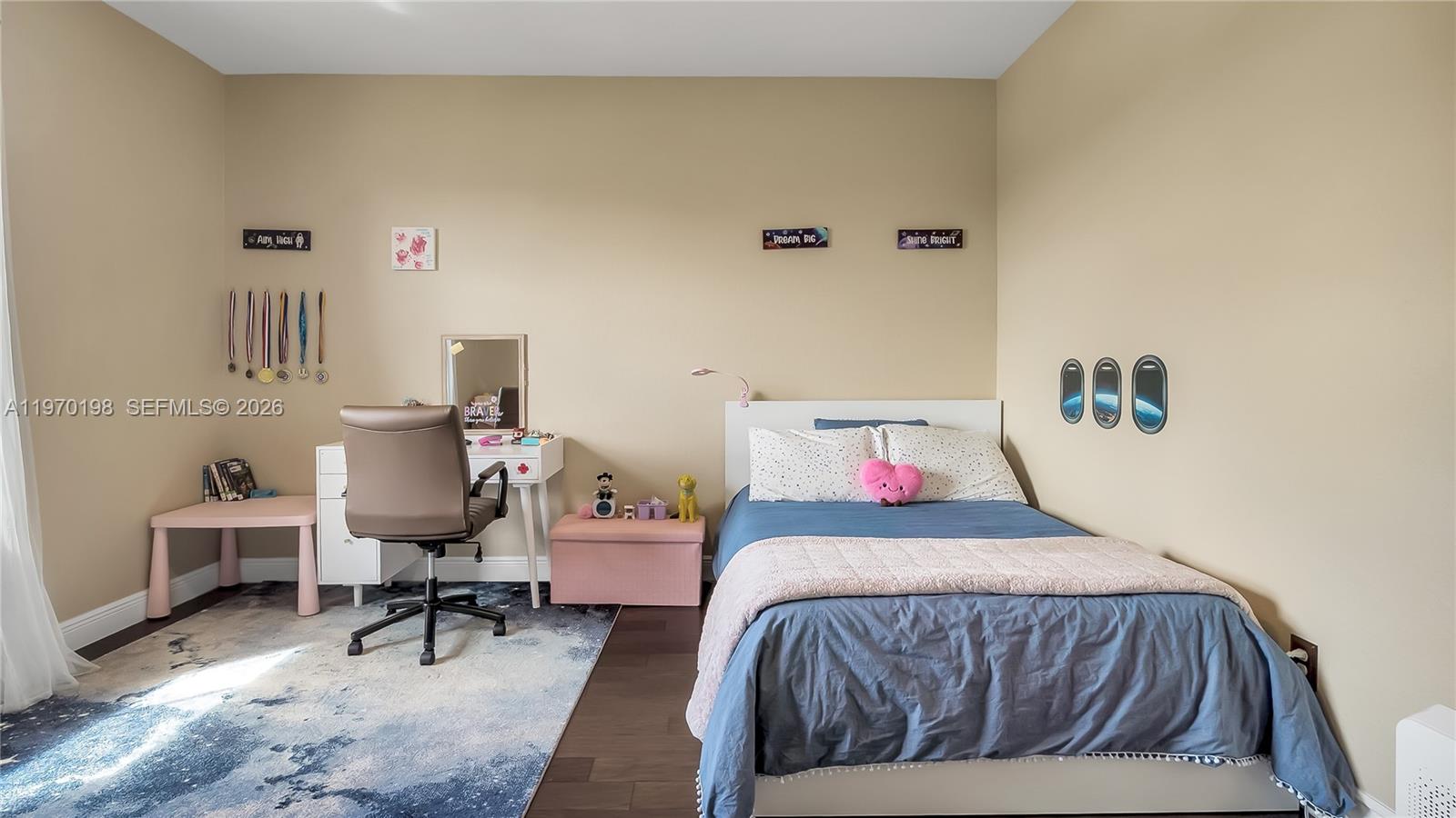 10120 N Lake Vista Ct