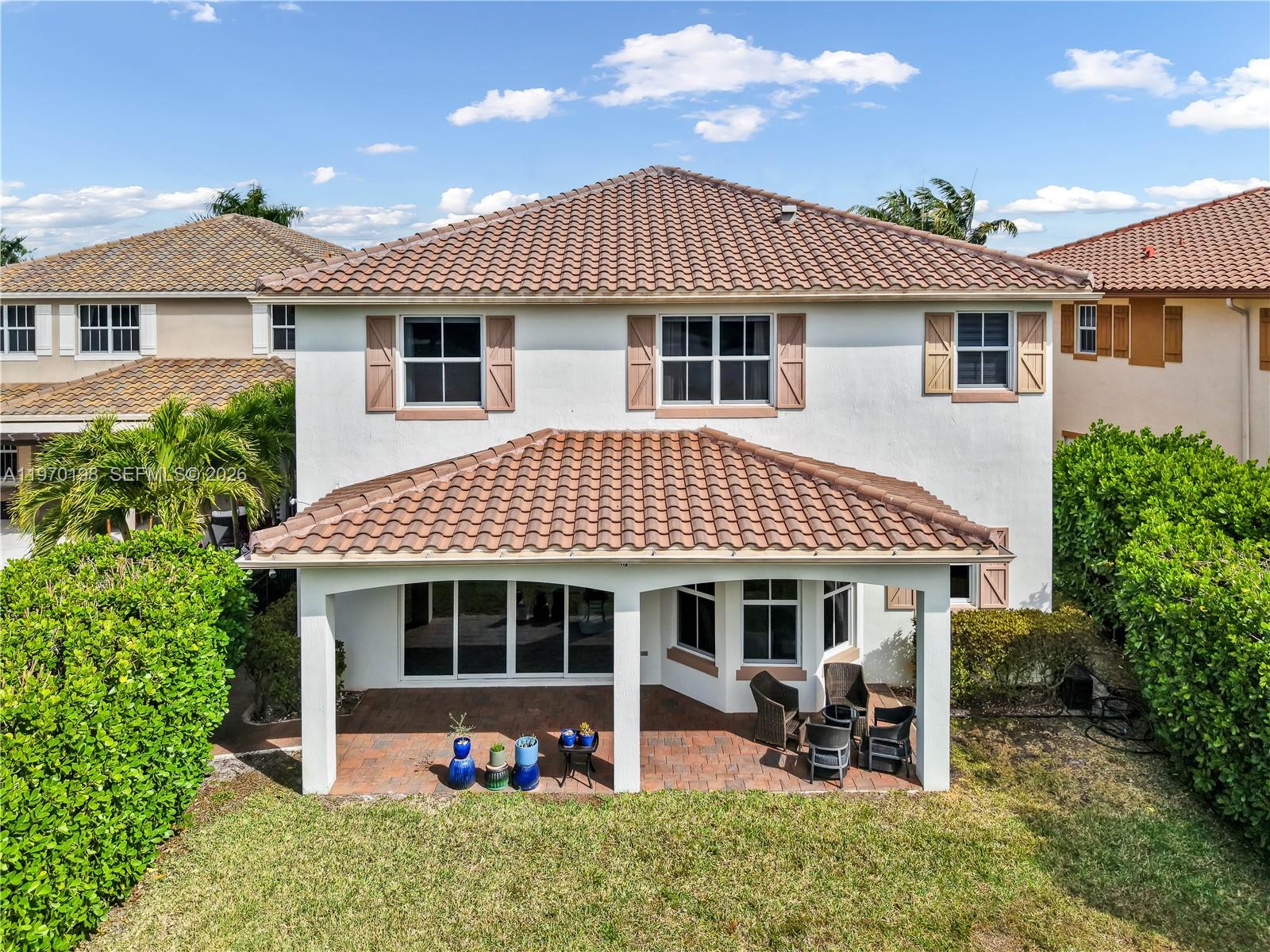 10120 N Lake Vista Ct