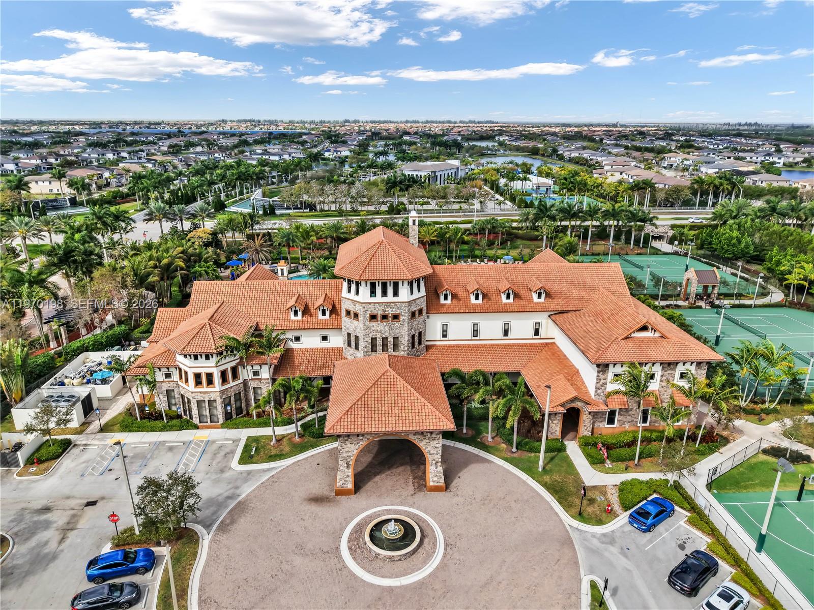 10120 N Lake Vista Ct