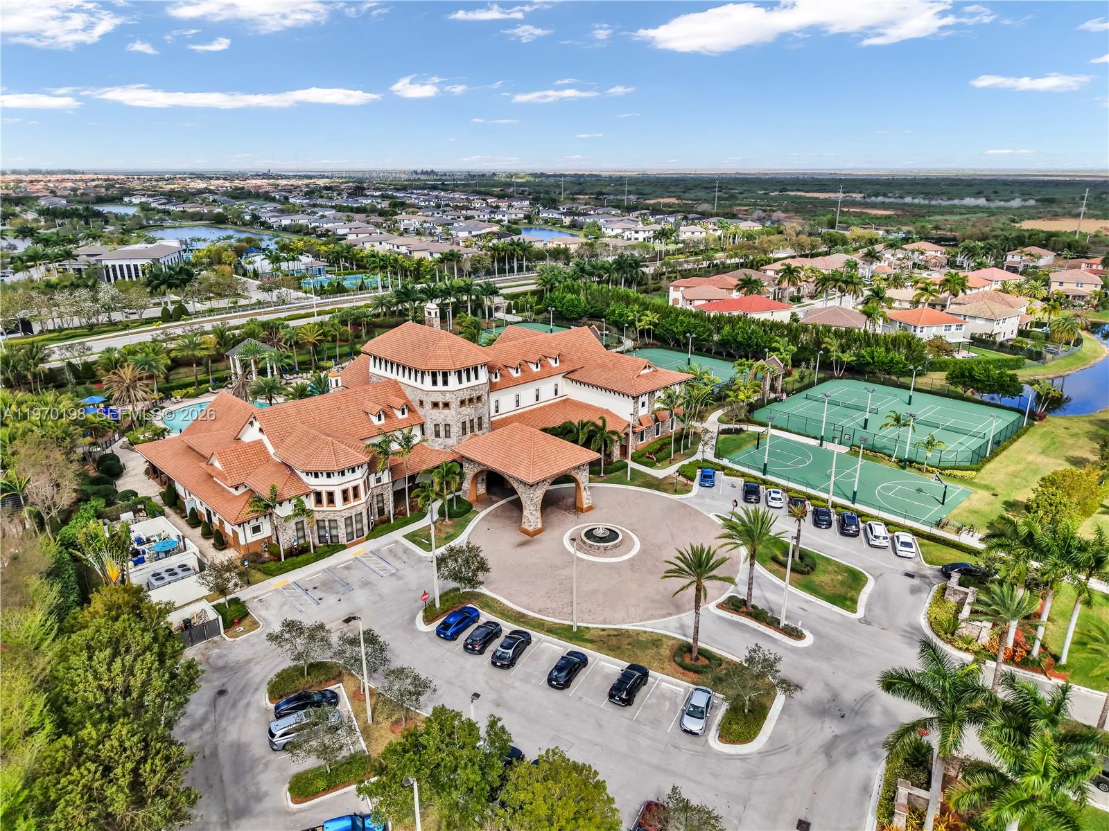 10120 N Lake Vista Ct