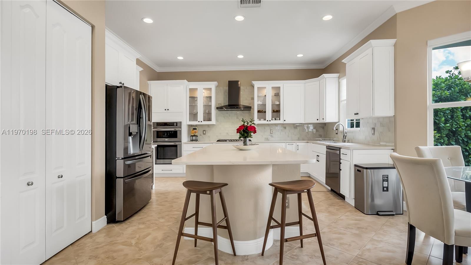 10120 N Lake Vista Ct