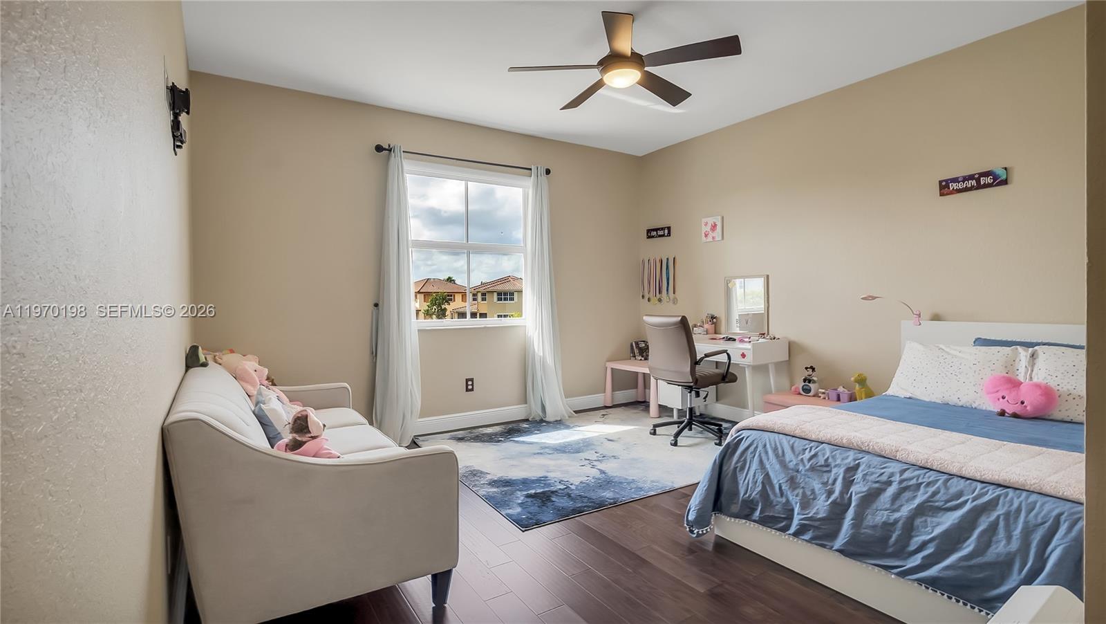 10120 N Lake Vista Ct